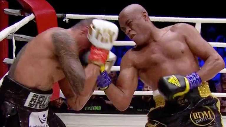 Андерсон Силва – Бруно Мачадо / Фото The Mirror Андерсон Силва – Бруно Мачадо / Фото The Mirror