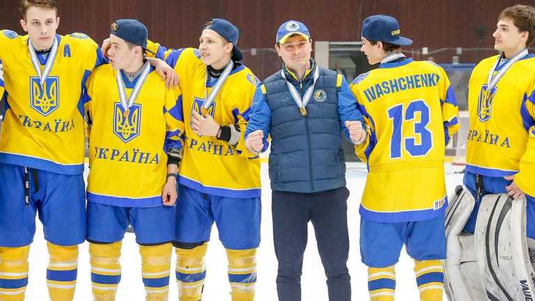 Георгій Зубко (в центрі) / фото ФХУ Георгій Зубко (в центрі) / фото ФХУ