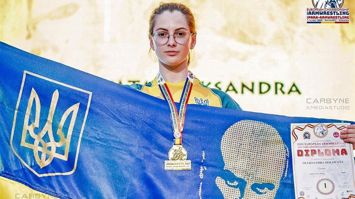 Украинка стала чемпионкой Европы по армреслингу – праздновала с флагом и цитатой Кобзаря