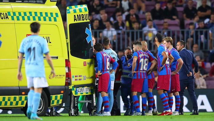Моторошна травма Араухо і дубль Обамеянга у відеоогляді матчу Барселона – Сельта – 3:1