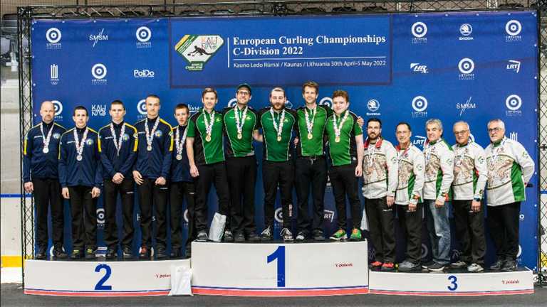 Збірна України з кьорлінгу (ліворуч) / World Curling Збірна України з кьорлінгу (ліворуч) / World Curling