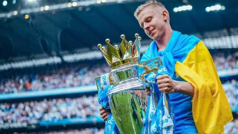 Зінченко з трофеєм чемпіона Англії / фото Getty Images Зінченко з трофеєм чемпіона Англії / фото Getty Images