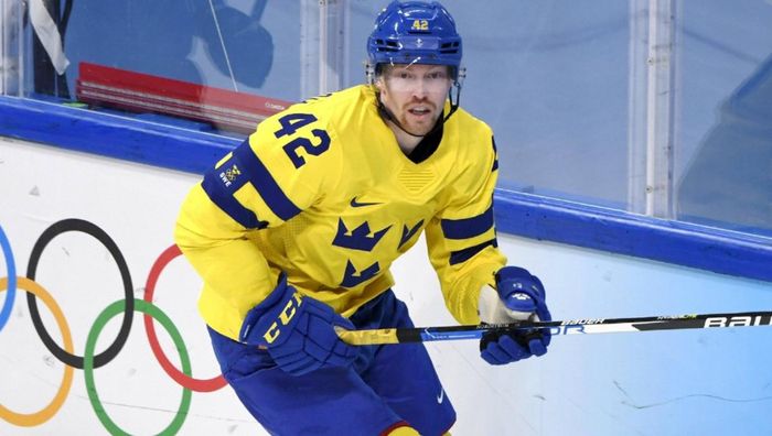 "Все перевернулося, коли побачив плакат на підтримку путіна": шведський хокеїст втік з росії, щоб не бути співучасником злочину