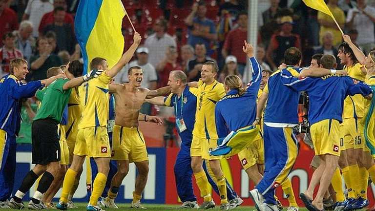 Збірна України святкує
