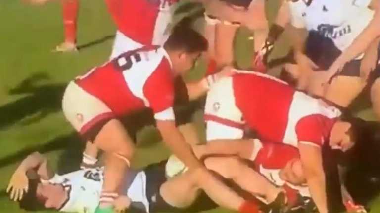 Момент травмування регбіста / скрін відео Момент травмування регбіста / скрін відео