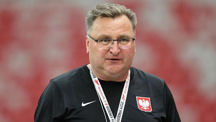 "Это россия, война, грязные деньги": наставник сборной Польши объяснил, почему выгнал из команды москвича