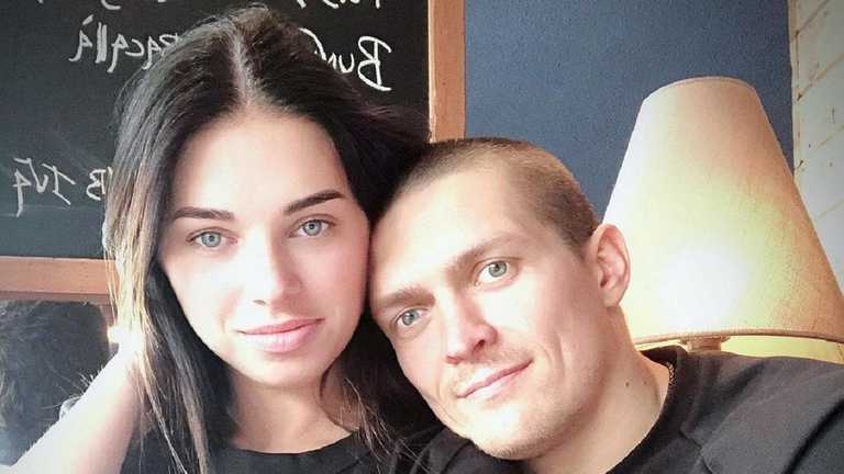 Катерина та Олександр Усики / Фото з соцмереж Катерина та Олександр Усики / Фото з соцмереж