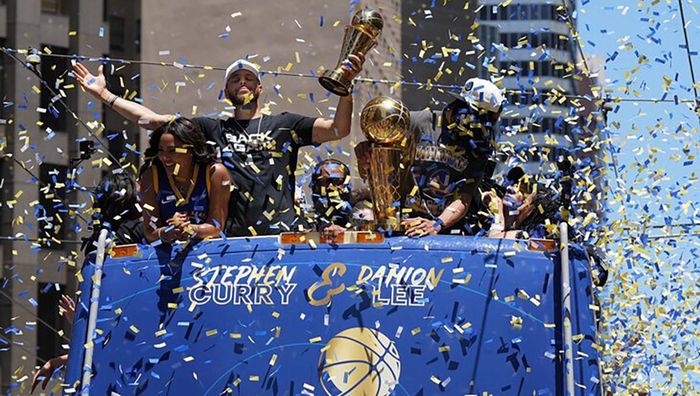 "Найкраща команда в історії": як Голден Стейт Ворріорс відродилися з попелу та стали чемпіонами НБА