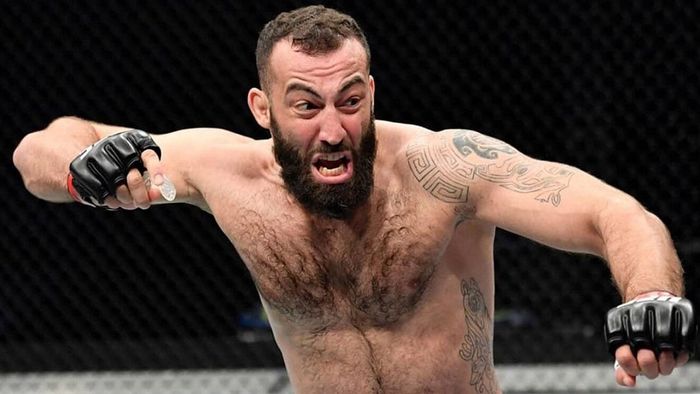 Чемпіон України коліном у голову поклав суперника в UFC