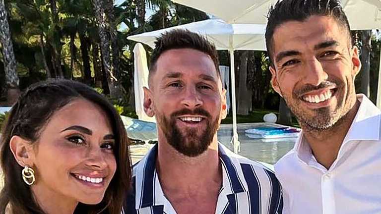 Месси с супругой и Суаресом / фото из соцсетей Месси с супругой и Суаресом / фото из соцсетей