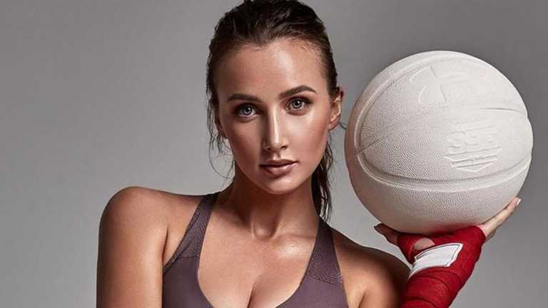 Анна Різатдінова Анна Різатдінова