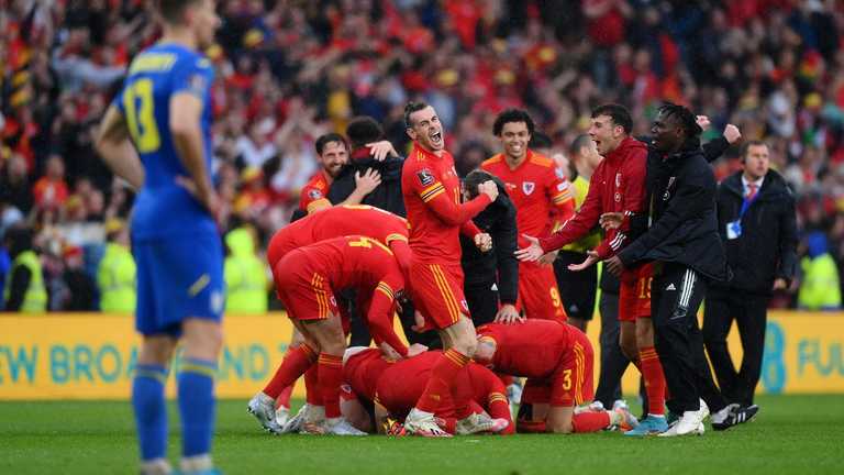 Уэльс празднует / фото NYT Уэльс празднует / фото NYT