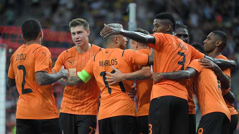 Марлос (по центру) / фото ФК Шахтар Марлос (по центру) / фото ФК Шахтар