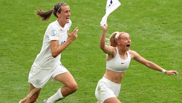 Англия впервые в истории выиграла женский ЧЕ по футболу, победив Германию в овертайме – финал судила украинка