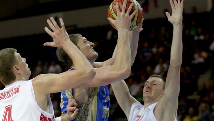 Легенда сборной Украины по баскетболу продает историческую майку ради ВСУ