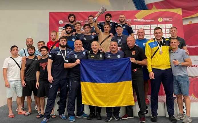 Мужская сборная Украины по вольной борьбе / фото Ассоциации спортивной борьбы