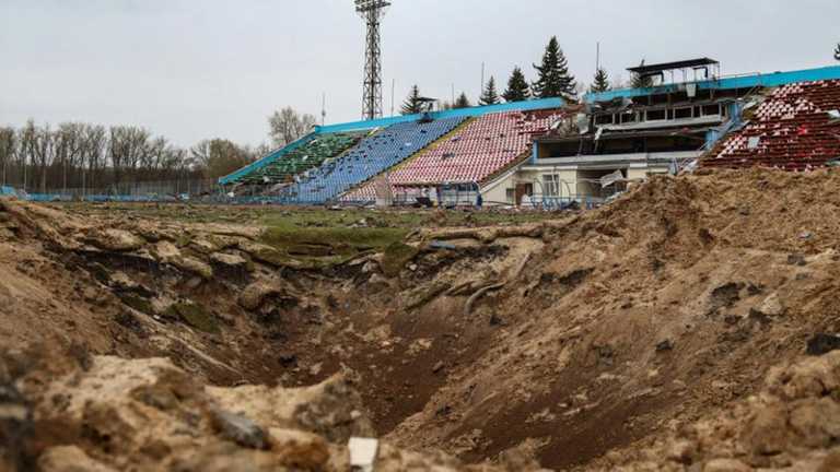 Стадіон ім. Юрія Гагаріна у Чернігові після нападу росії / фото з відкритих джерел