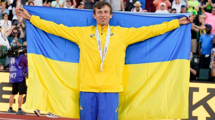Украинский легкоатлет, выбравшийся из оккупированной Херсонщины, выиграл бронзу ЧМ по прыжкам в высоту