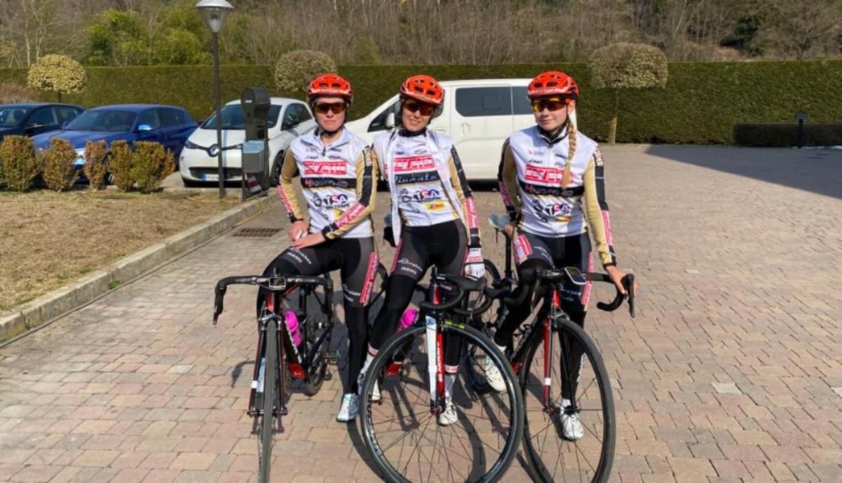 Россиянка с украинскими спортсменами / фото из открытых источников Россиянка с украинскими спортсменами / фото из открытых источников