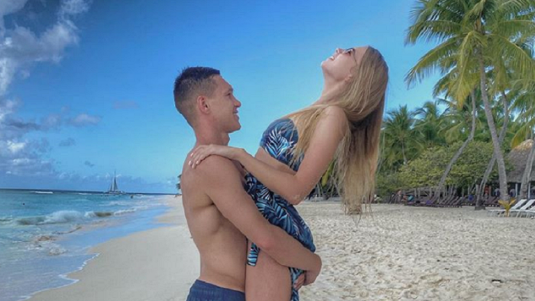 Александр и Карина Тимчики / Фото из соцсетей Александр и Карина Тимчики / Фото из соцсетей