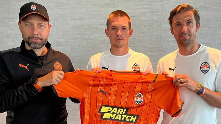 Богдан Михайліченко (посередині) / фото Шахтар Богдан Михайліченко (посередині) / фото Шахтар