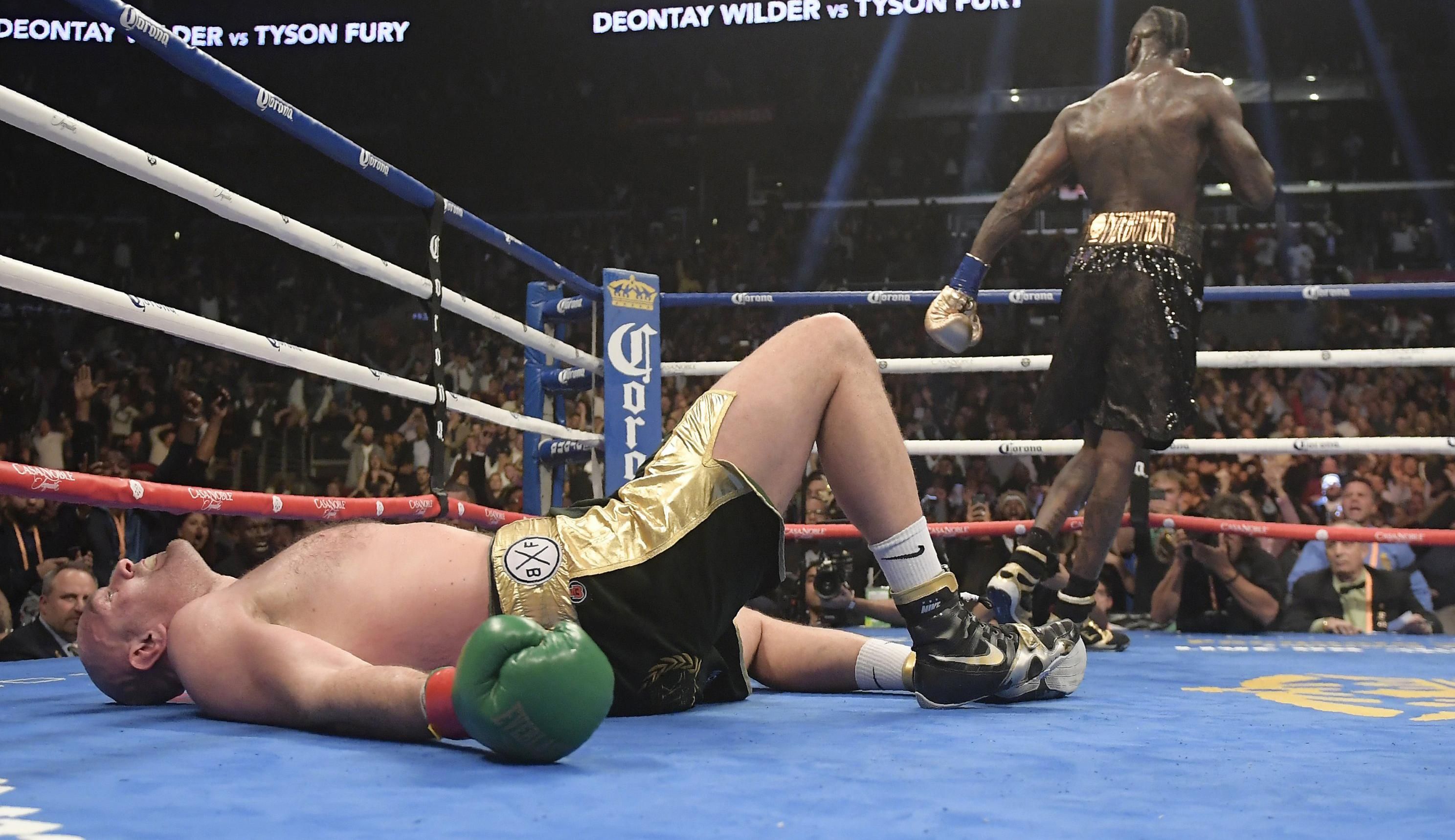 Ф’юрі в нокдауні / фото з відкритих джерел Ф’юрі в нокдауні / фото з відкритих джерел