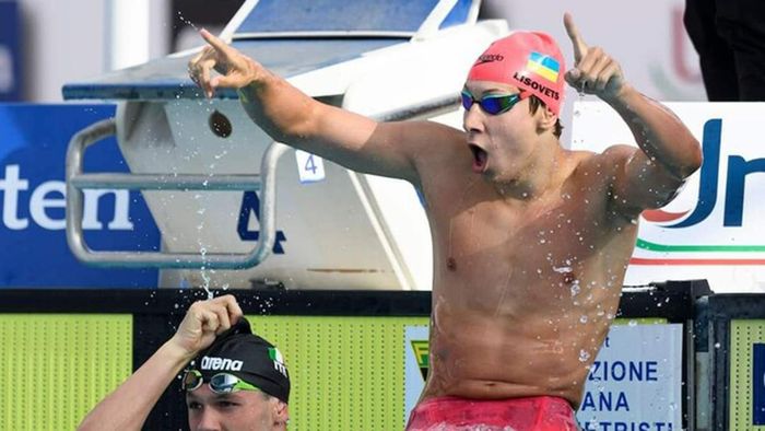 Украина драматически завоевала первое золото юниорского чемпионата Европы по плаванию