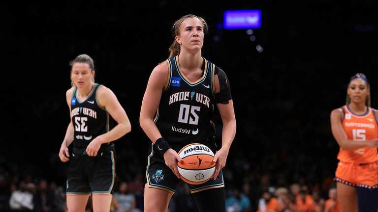 Сабрина Ионеску / NBA Сабрина Ионеску / NBA