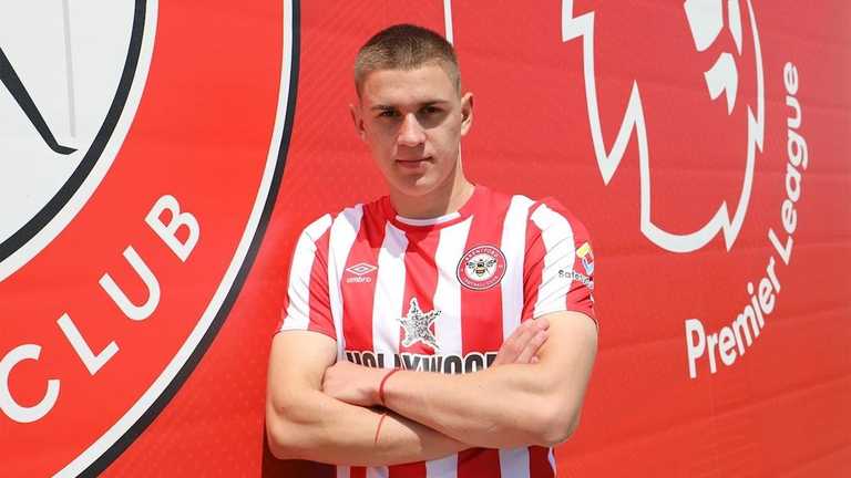 Егор Ярмолюк / фото ФК Брентфорд Егор Ярмолюк / фото ФК Брентфорд