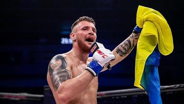 Звездный украинец оказался легче соперника накануне дебюта в UFC