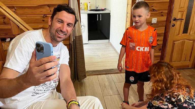 Дарио Срна с Ильей / Фото ФК Шахтер Дарио Срна с Ильей / Фото ФК Шахтер