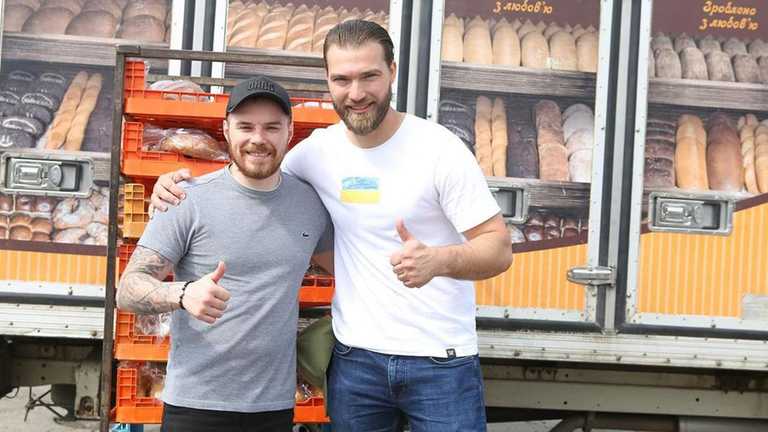 Олег Верняєв (ліворуч) / фото з соцмереж Олег Верняєв (ліворуч) / фото з соцмереж