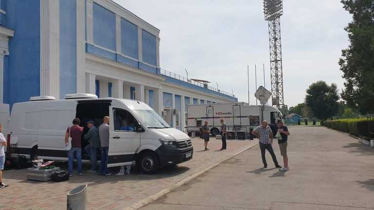 Setanta и "1+1 медиа" вместе прибыли транслировать матч УПЛ / фото из соцсетей Setanta и "1+1 медиа" вместе прибыли транслировать матч УПЛ / фото из соцсетей