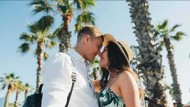 Довбик з дружиною Юлією / фото з соцмереж Довбик з дружиною Юлією / фото з соцмереж