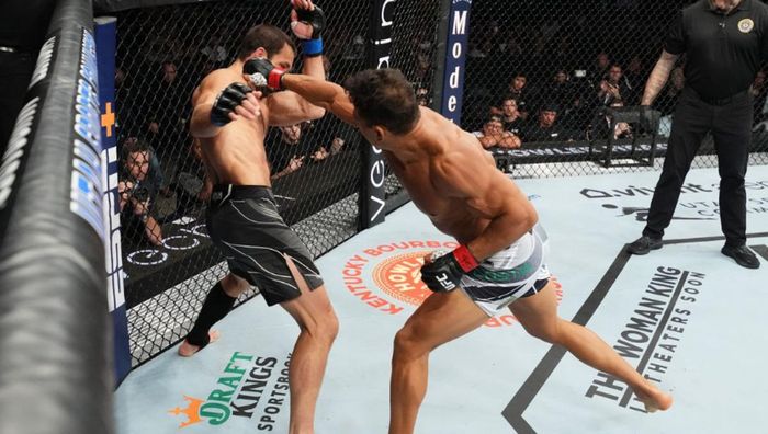 Бразилец Коста одолел в кровавой мясорубке экс-чемпиона UFC – жуткие кадры