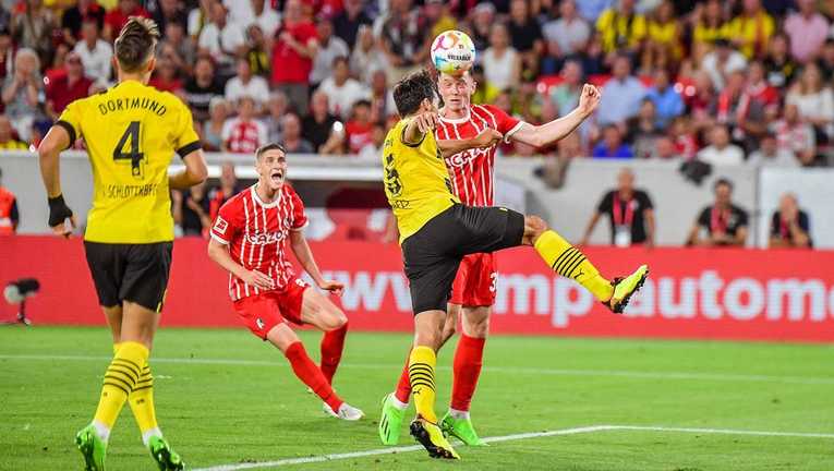 Противостояние Фрайбурга и Боруссии Д / Twitter Бундеслиги Противостояние Фрайбурга и Боруссии Д / Twitter Бундеслиги