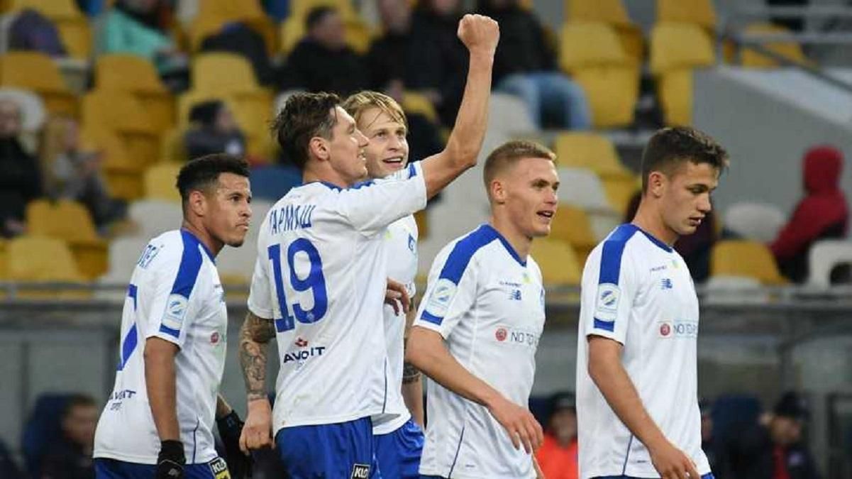 Игроки Динамо / Фото сайт "бело-синих"