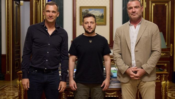 Шевченко и звезда Голливуда посетили Зеленского – готовы модные сувениры и 170 млн долларов для Украины