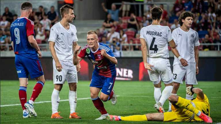 Иван Петряк / фото ФК Фехервар Иван Петряк / фото ФК Фехервар