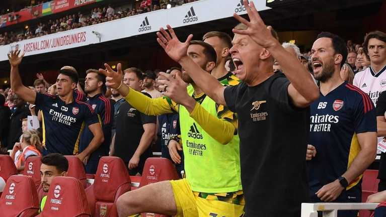 Олександр Зінченко з одноклубниками / фото Арсенал Олександр Зінченко з одноклубниками / фото Арсенал