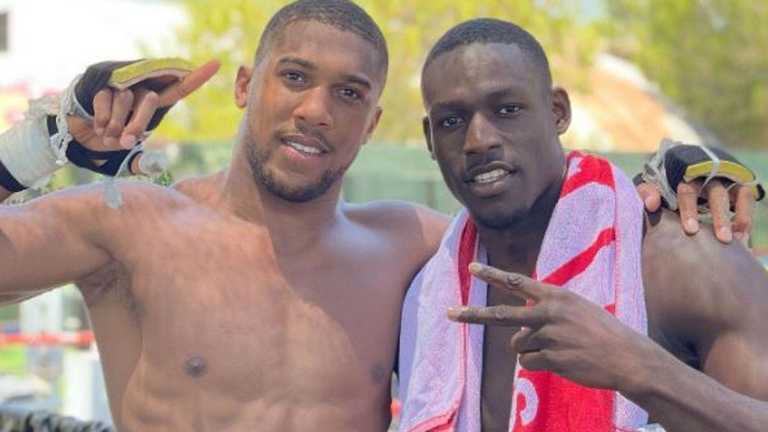 Джошуа и Риакпоре / фото Instagram Джошуа и Риакпоре / фото Instagram