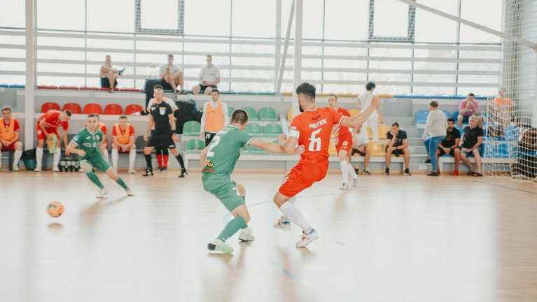 Протистояння Енергії та Урагану / Фото Асоціації футзалу Львівщини Протистояння Енергії та Урагану / Фото Асоціації футзалу Львівщини