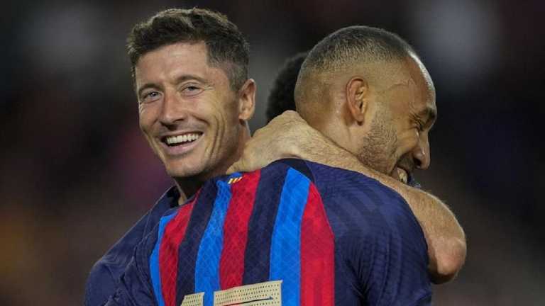 Лєвандовскі та Обамеянг / Фото EPA/Alejandro Garcia Лєвандовскі та Обамеянг / Фото EPA/Alejandro Garcia