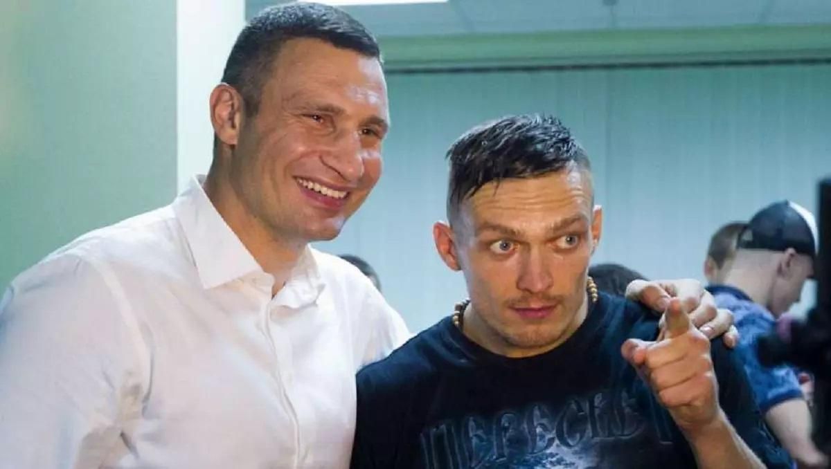 Олександр Усик та Віталій Кличко / Фото К2 Promotions