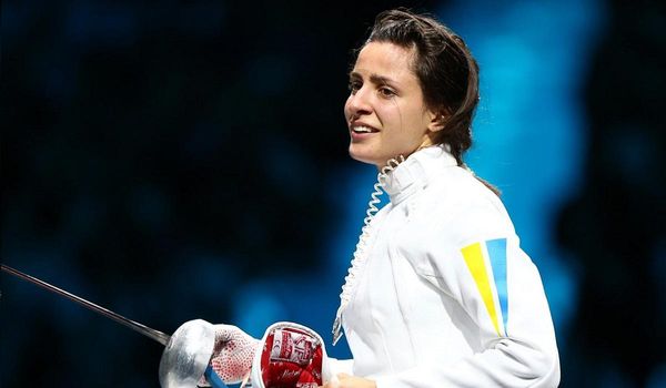 "Я почала забувати російську мову": олімпійська чемпіонка – про війну, пограбування і медаль, яку віддала в банк