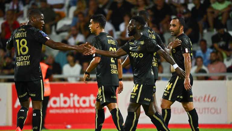 Исмаили (крайний справа) / Twitter Лилля Исмаили (крайний справа) / Twitter Лилля