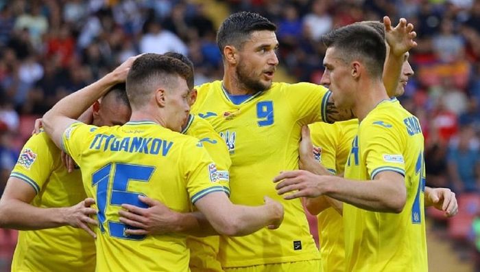 Збірну України може вперше в історії очолити іноземний тренер – "золотий" варіант від Реброва