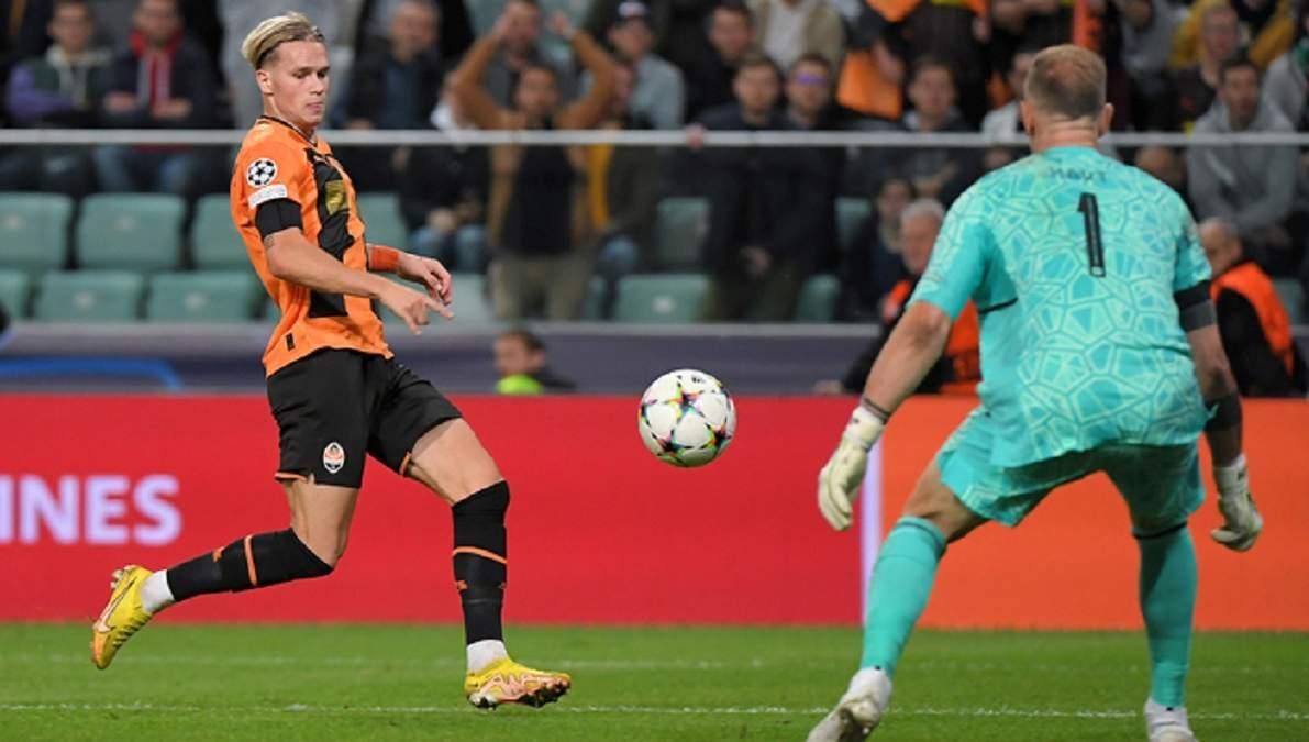 Михаил Мудрик (слева) / ФК Шахтер