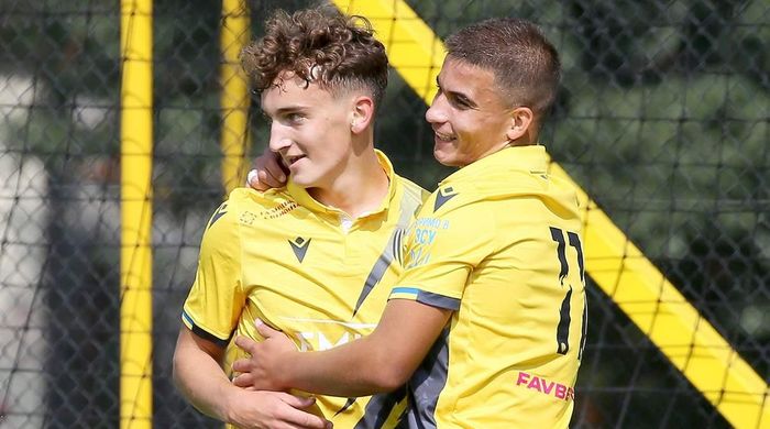 Рух удержал победу в дебютном матче Юношеской лиги УЕФА несмотря на скандальное удаление