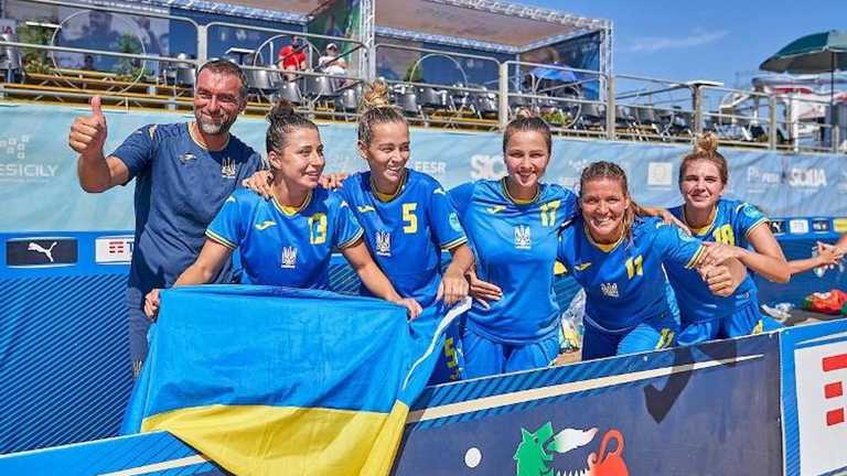 Збірна України з пляжного футболу / фото beachsoccer.com Збірна України з пляжного футболу / фото beachsoccer.com